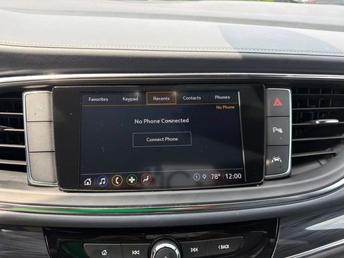 Used 2023 Buick Enclave Essence w/ Experience Buick Package FWD image 9