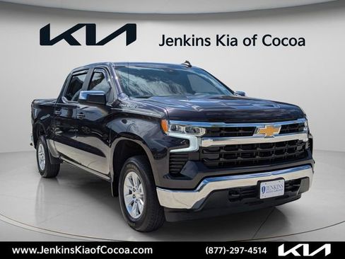 Used 2024 Chevrolet Silverado 1500 LT AWD/4WD image 14