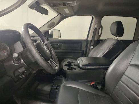 Used 2022 RAM 1500 Tradesman w/ Chrome Appearance Group image 3