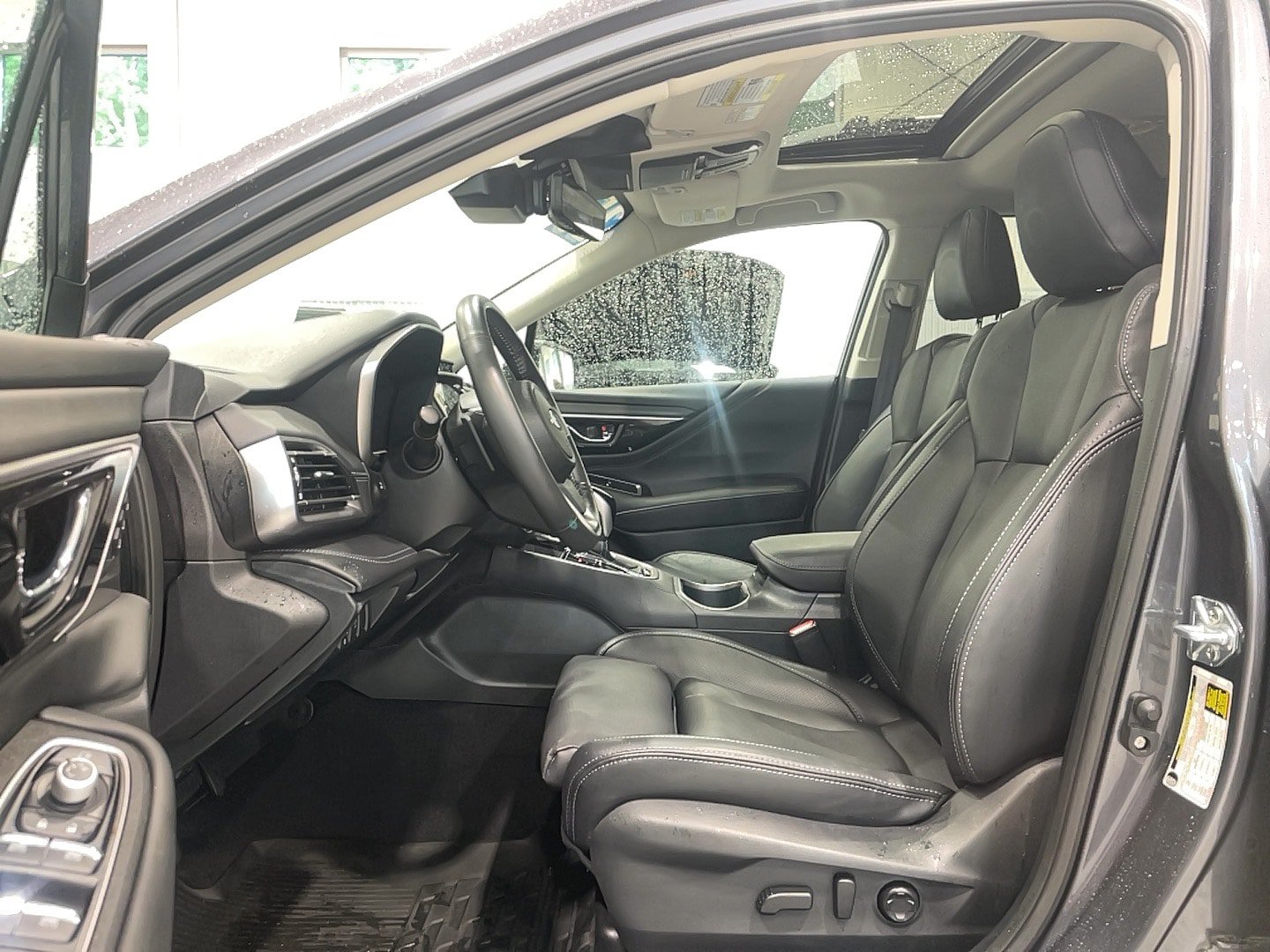 Used 2025 Subaru Outback Touring AWD/4WD image 5