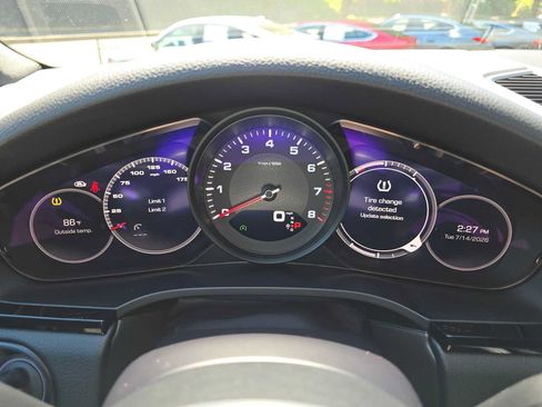 Used 2021 Porsche Cayenne AWD/4WD image 28