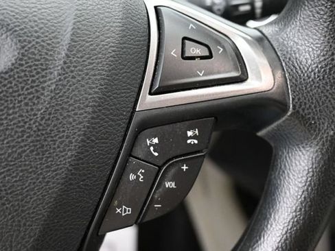 Used 2018 Ford Fusion SE FWD image 17