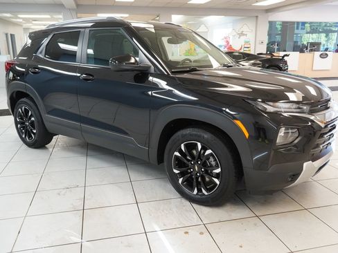 Used 2023 Chevrolet TrailBlazer LT w/ Convenience Package FWD image 13