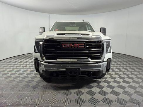 Used 2025 GMC Sierra 2500 Pro image 10