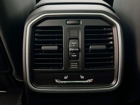 New 2026 Porsche Macan image 27