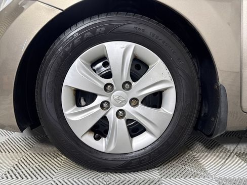 Used 2016 Hyundai Elantra SE FWD image 19