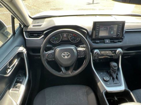 Used 2022 Toyota RAV4 XLE image 40