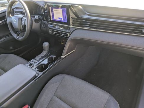 Used 2025 Toyota Camry LE FWD image 32