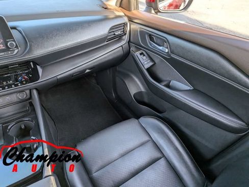 Used 2022 Nissan Rogue SV w/ SV Premium Package FWD image 21