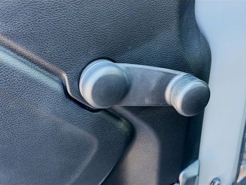 Certified 2021 Jeep Wrangler Sport image 23