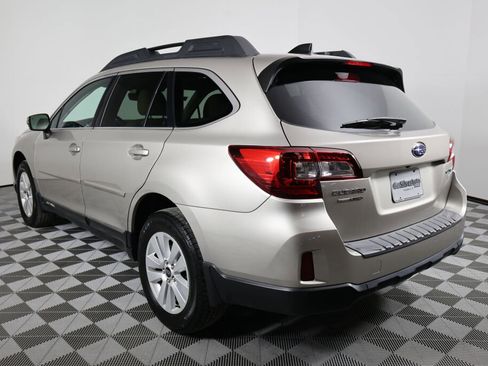Used 2017 Subaru Outback 2.5i Premium image 4