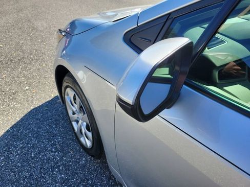 Used 2025 Toyota Corolla LE image 18