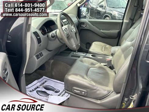 Used 2012 Nissan Frontier SL w/ Moonroof Pkg AWD/4WD image 10