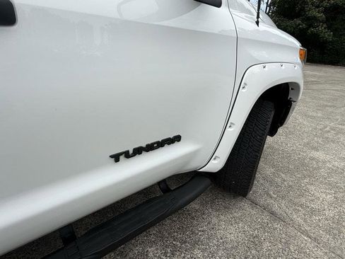 Used 2017 Toyota Tundra SR5 w/ SR5 Upgrade Package RWD image 21