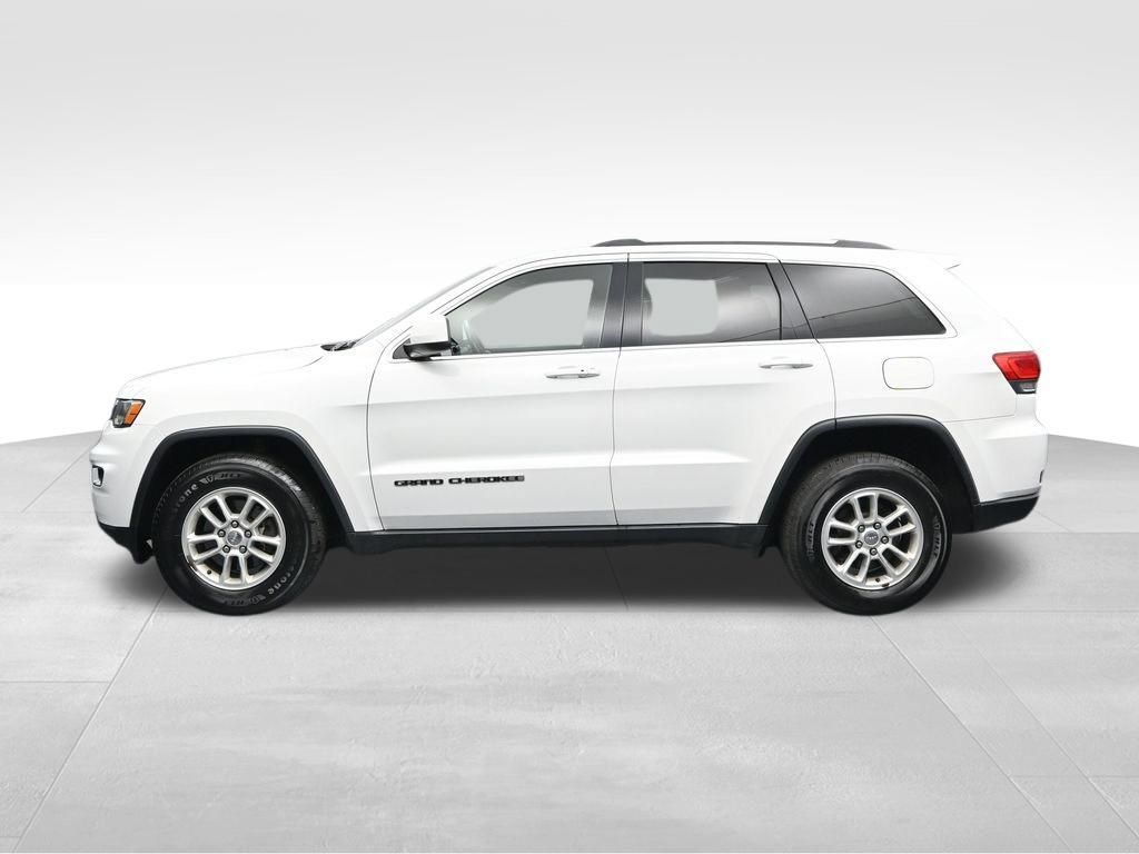 Used 2019 Jeep Grand Cherokee Laredo w/ Security & Convenience Group AWD/4WD image 2