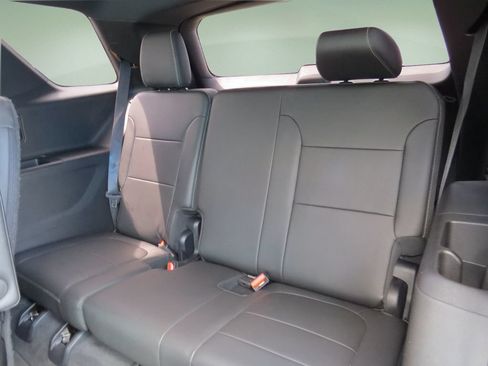 Certified 2023 Chevrolet Traverse LT AWD/4WD image 12