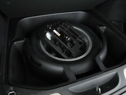 Used 2019 Jeep Grand Cherokee Limited AWD/4WD image 18