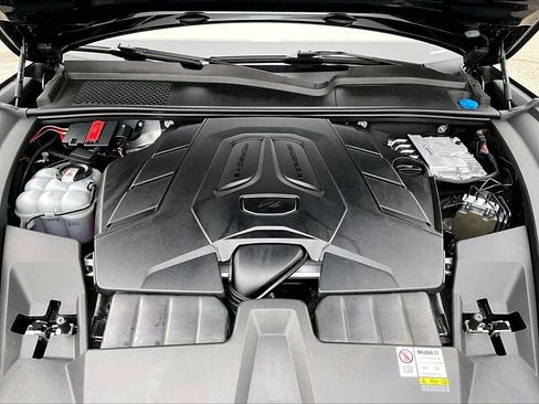 Certified 2024 Porsche Cayenne Coupe AWD/4WD image 23