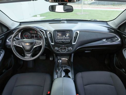 Used 2018 Chevrolet Malibu LT image 28