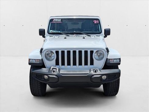 Used 2021 Jeep Wrangler Unlimited Sahara image 2