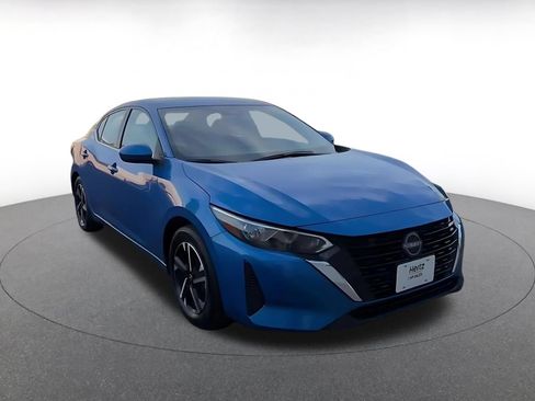 Used 2025 Nissan Sentra SV FWD image 3