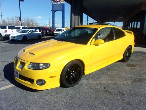Used 2004 Pontiac GTO image 1