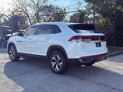 New 2026 Volkswagen Atlas Cross Sport SE image 8
