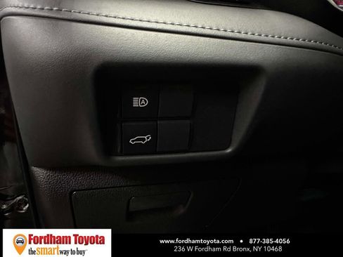 Used 2022 Toyota Highlander XLE AWD/4WD image 26