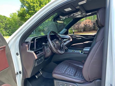 Used 2023 Cadillac Escalade V w/ LPO, ONYX Package AWD/4WD image 39
