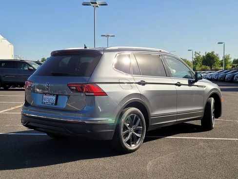 Used 2023 Volkswagen Tiguan SE FWD image 6