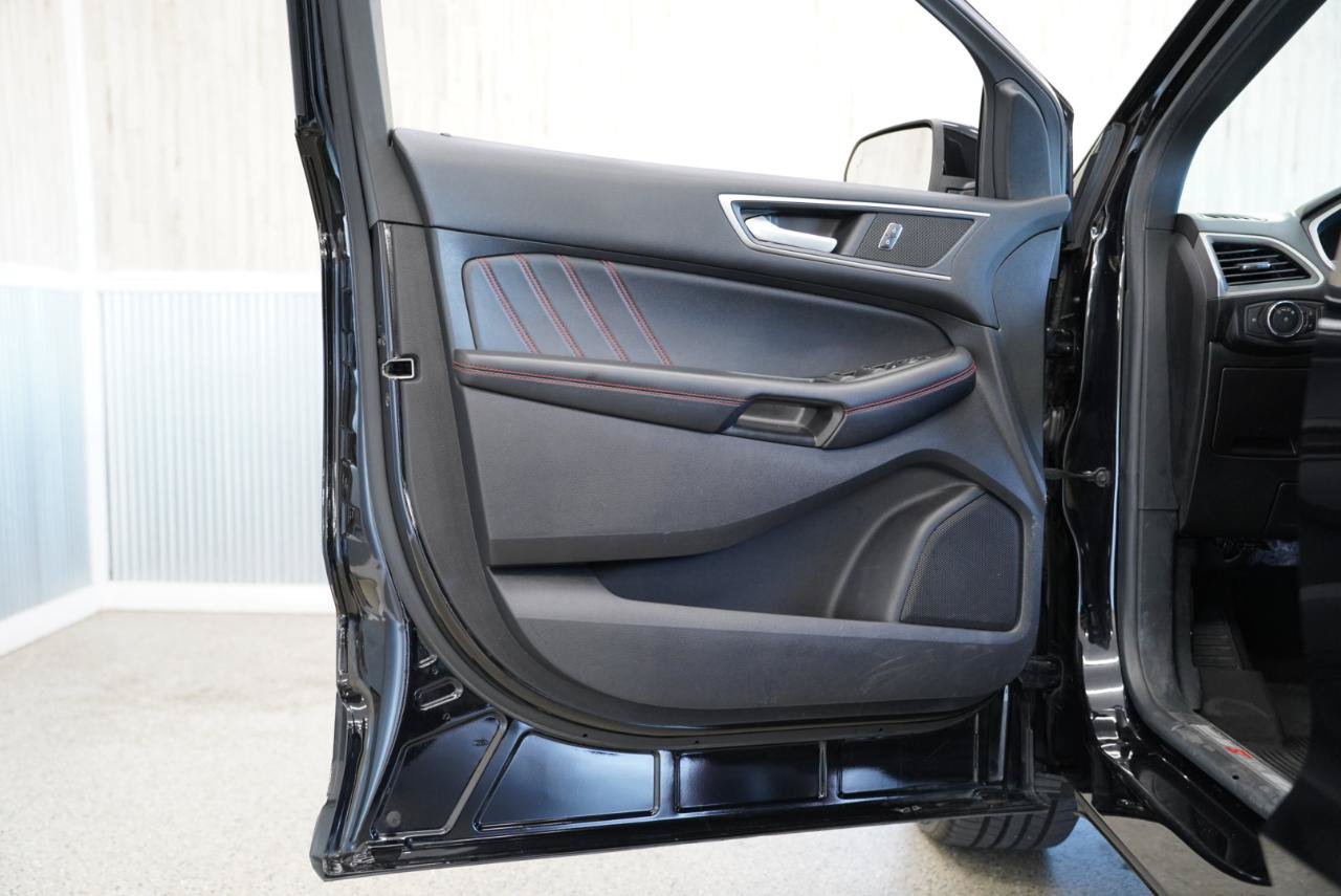 Used 2021 Ford Edge ST-Line AWD/4WD image 29