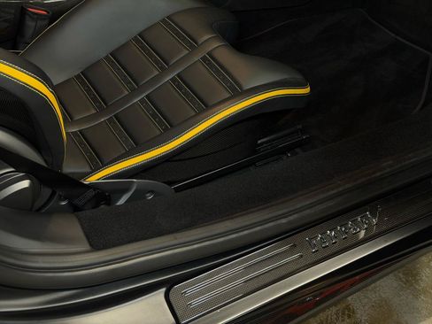 Used 2018 Ferrari 488 GTB RWD image 35