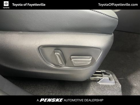 Used 2026 Toyota Highlander Platinum AWD/4WD image 10