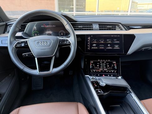 Used 2024 Audi Q8 e-tron Premium Plus w/ Premium Plus Package image 16