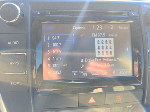 Used 2015 Toyota Camry XLE image 23