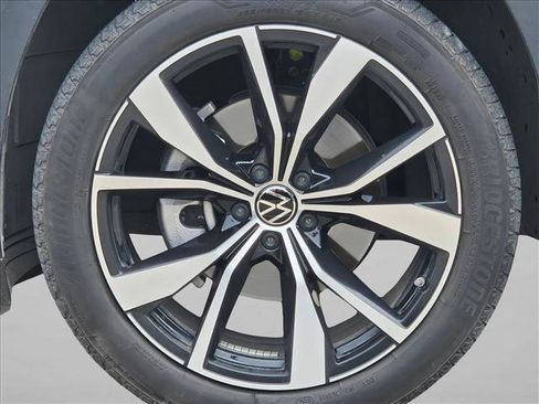 Used 2024 Volkswagen Atlas Cross Sport SEL Premium R-Line AWD/4WD image 22