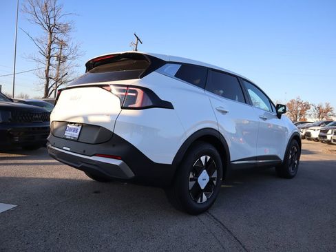 New 2026 Kia Sportage LX image 7