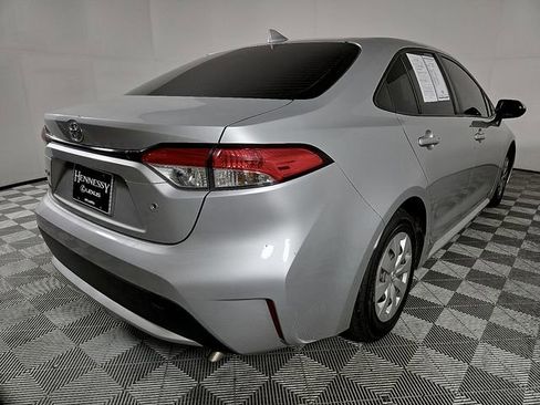 Used 2021 Toyota Corolla L image 5