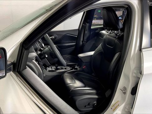 Used 2020 Jeep Cherokee Latitude Plus image 35