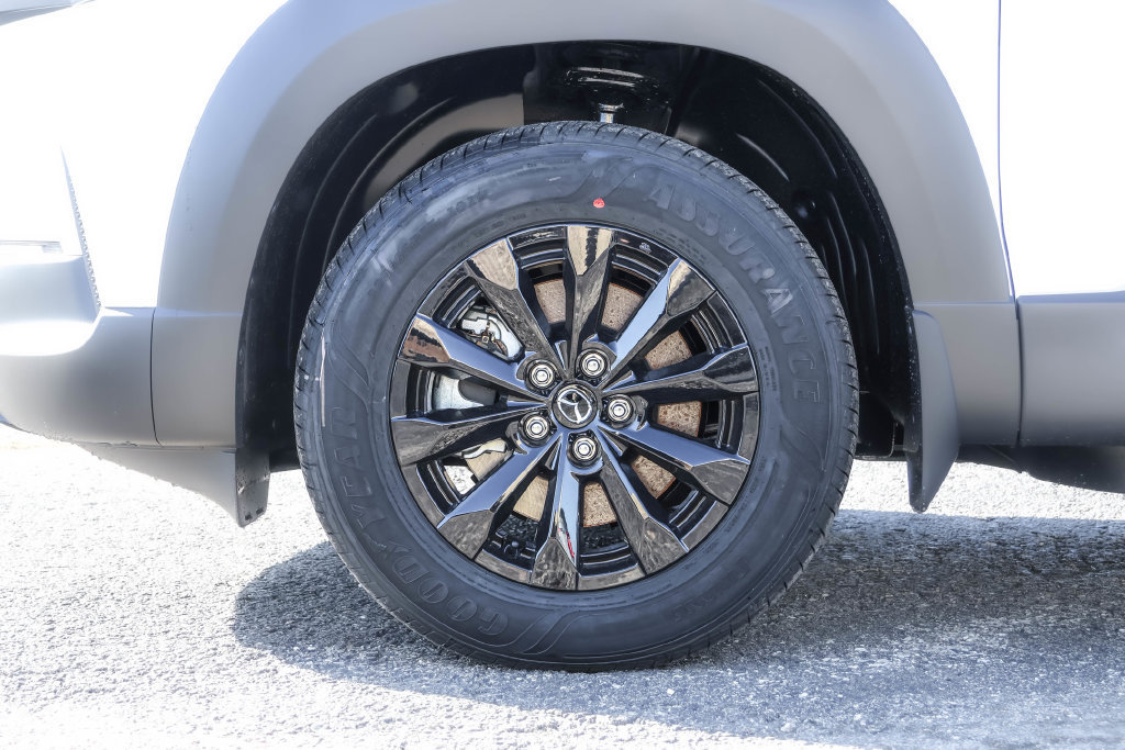 Used 2026 MAZDA CX-50 AWD 2.5 Hybrid w/ Weather Package image 17