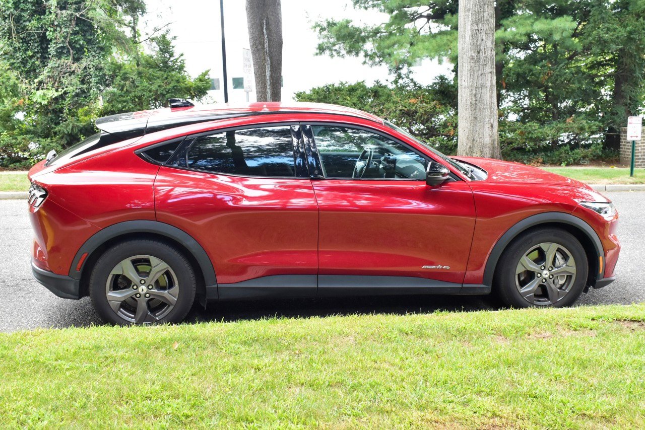 Used 2023 Ford Mustang Mach-E Select AWD/4WD image 9