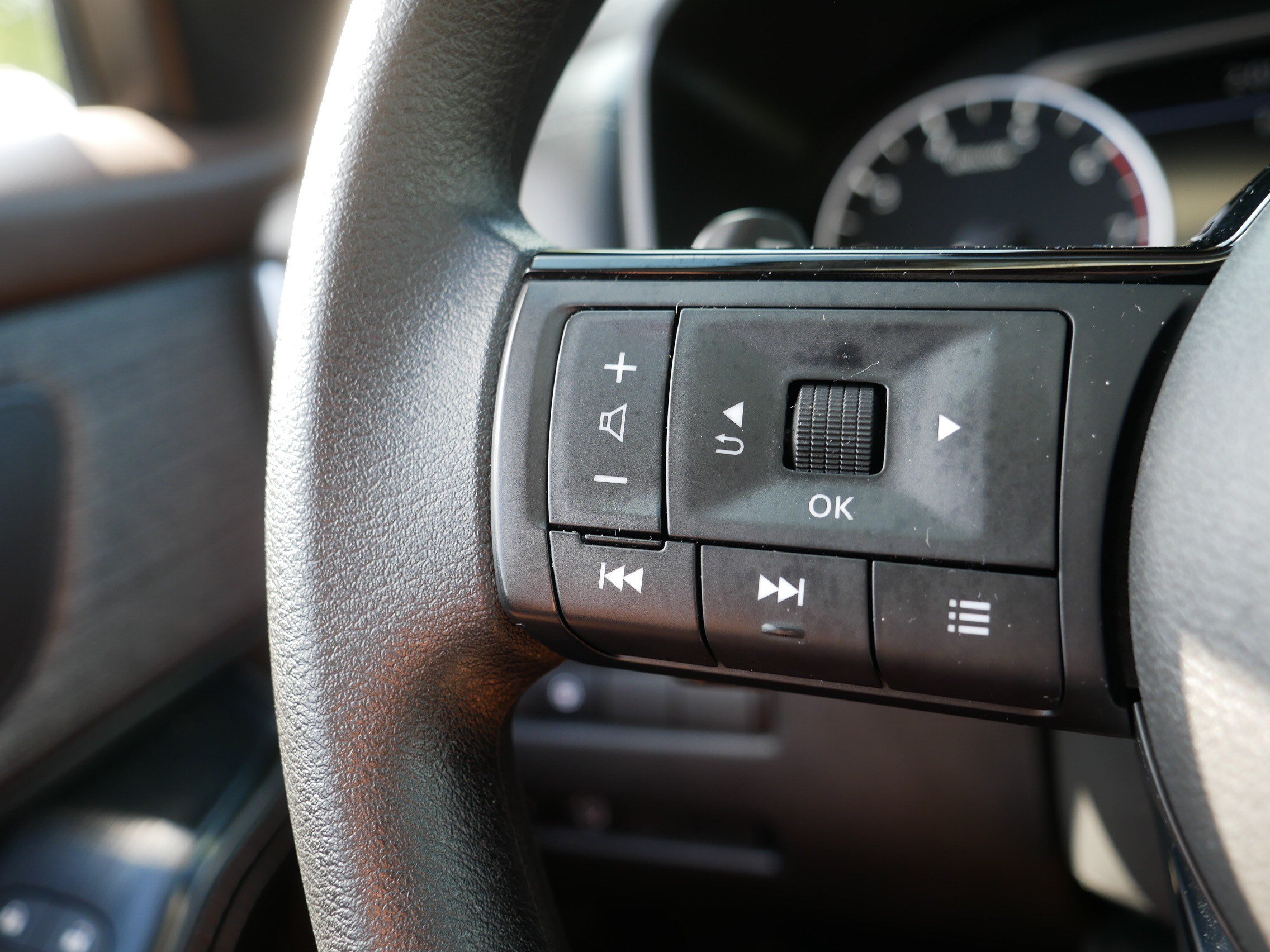 Certified 2023 Nissan Rogue SV AWD/4WD image 28
