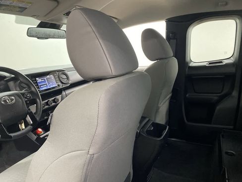 Used 2022 Toyota Tacoma SR image 14