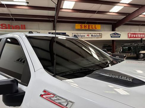Used 2024 Chevrolet Silverado 2500 Custom w/ Custom Value Package AWD/4WD image 44