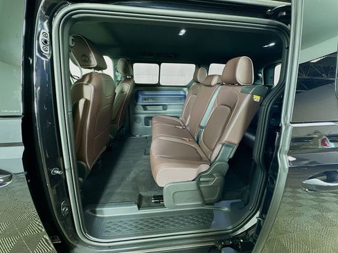 New 2025 Volkswagen ID. Buzz Pro S image 23