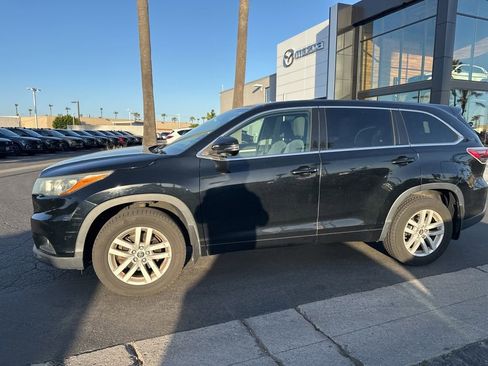 Used 2016 Toyota Highlander LE image 7