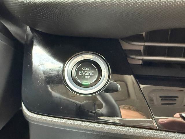 Used 2025 Buick Envision Preferred AWD/4WD image 19