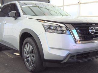 Certified 2025 Nissan Pathfinder S video 1
