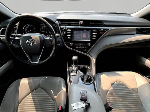 Used 2018 Toyota Camry SE w/ Convenience Package FWD image 7