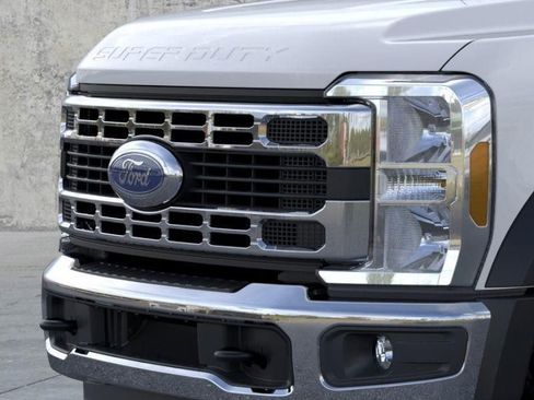 New 2025 Ford F550 4x4 Crew Cab Super Duty image 17